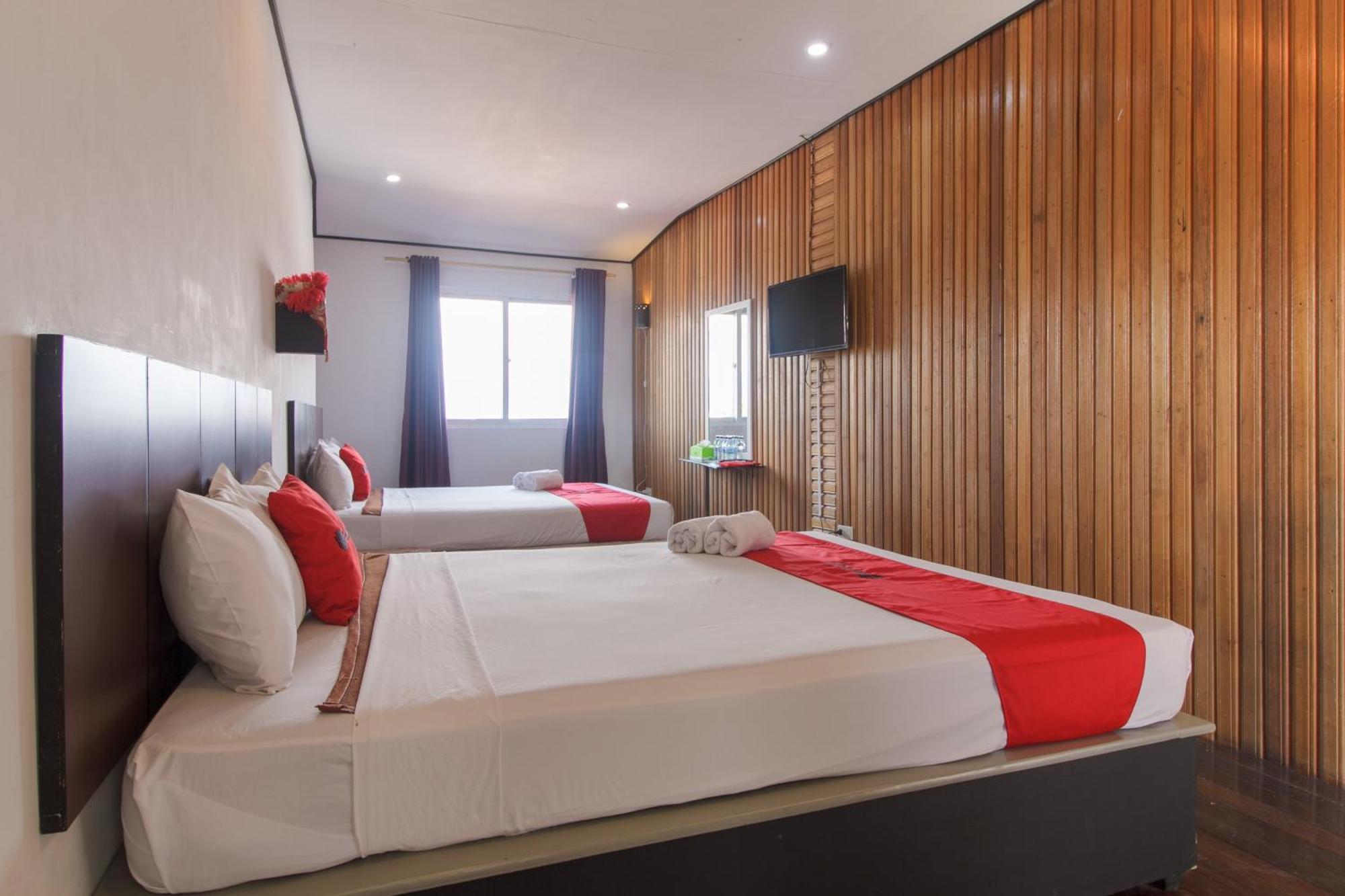 Отель Reddoorz Near Jalan Sudirman Padang Экстерьер фото